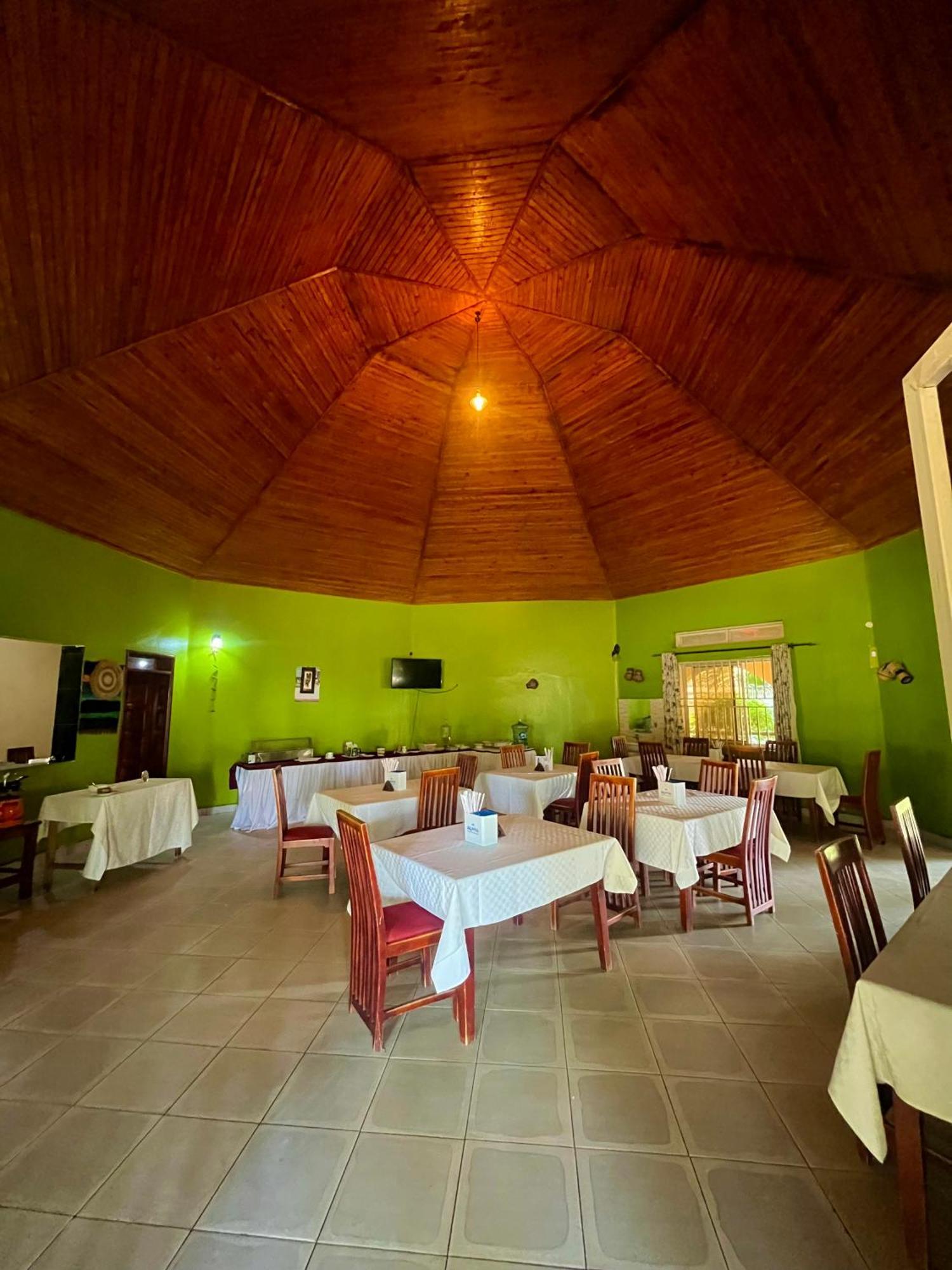 Lavic Country Resort Adjumani מראה חיצוני תמונה