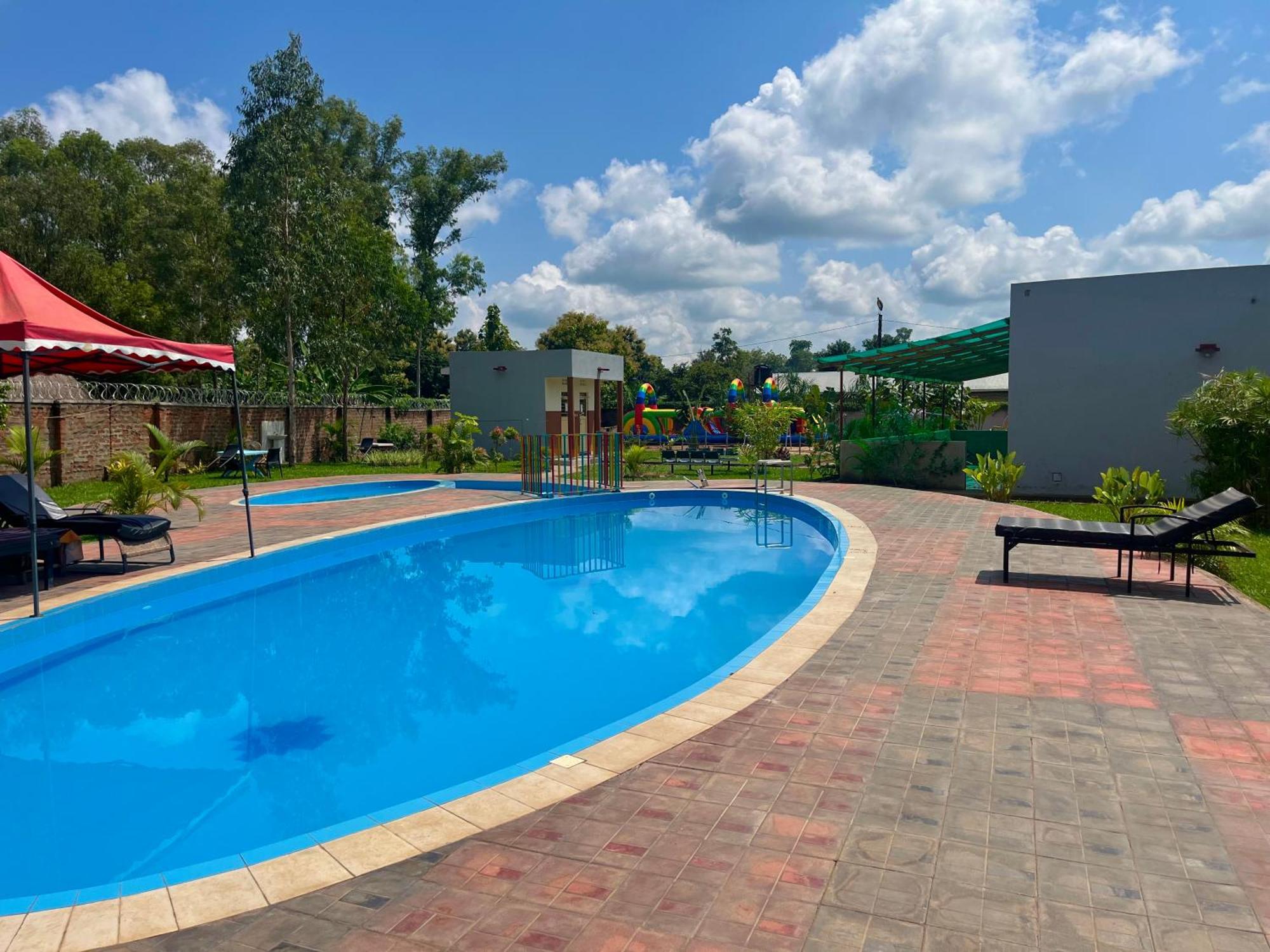 Lavic Country Resort Adjumani מראה חיצוני תמונה